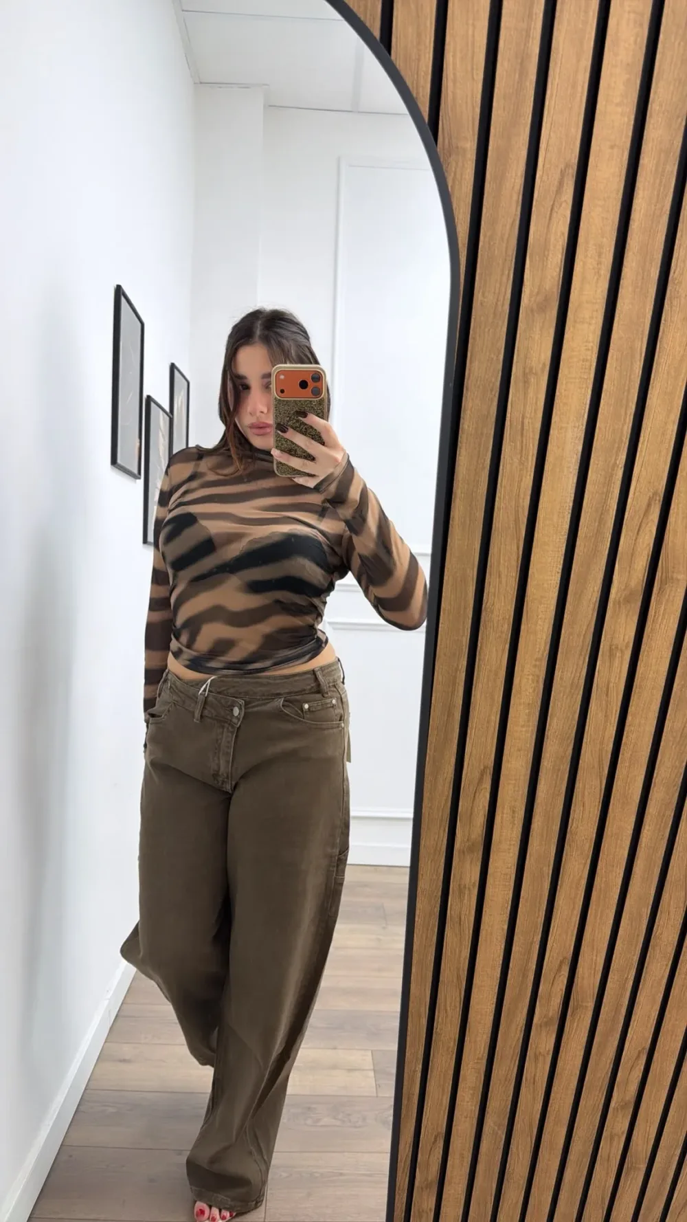 Mesh Top Tiger Blur